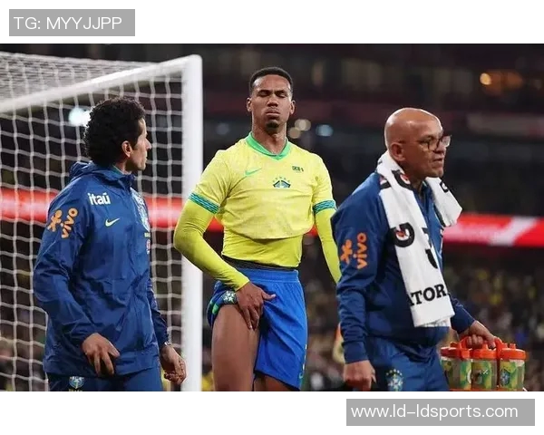 阿尔特塔之子加布里埃尔在阿森纳U17展现锋线才华年仅16岁踢右边锋