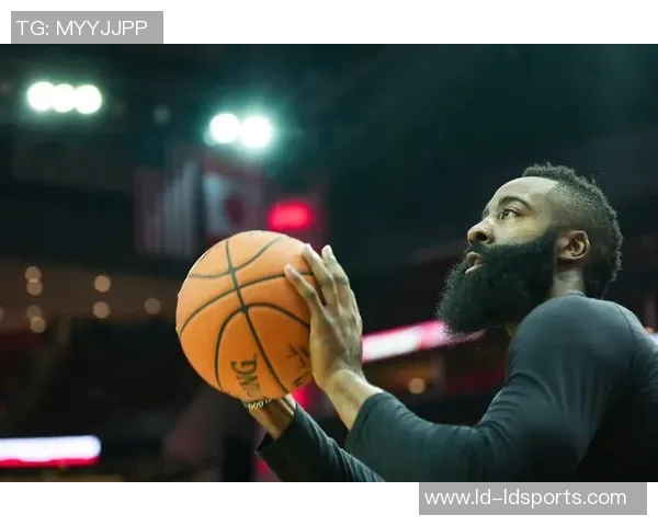 朗佐鲍尔表现平平三分球失准8投仅中2得6分5篮板5助攻2抢断