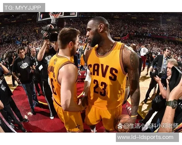 詹姆斯谈连场红牌问题称球队正逐步恢复到最佳状态