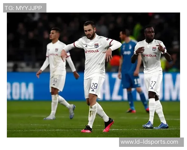 巴黎对阵梅斯大名单公布舍瓦利耶贝拉尔多卢卡斯回归登贝莱缺席