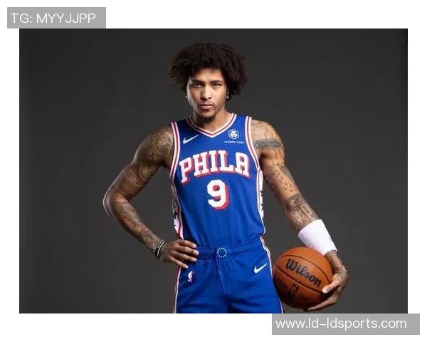 乌布雷半场表现全面贡献12分5板2助2断1帽展现全能实力 乌布雷半场表现全面贡献12分5板2助2断1帽展现全能实力